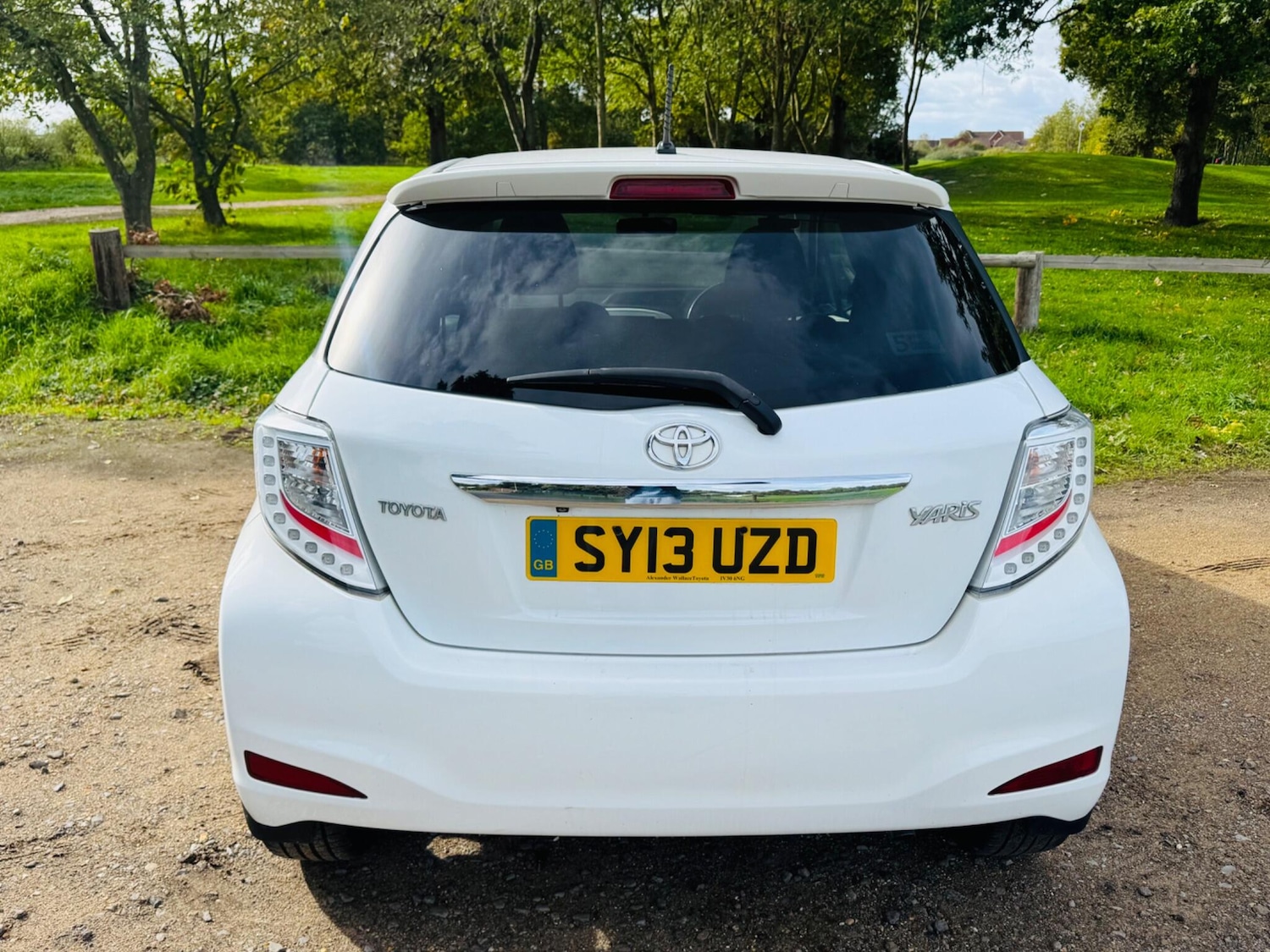 Used Toyota Yaris 2013 for sale - 76440542: Photo 13