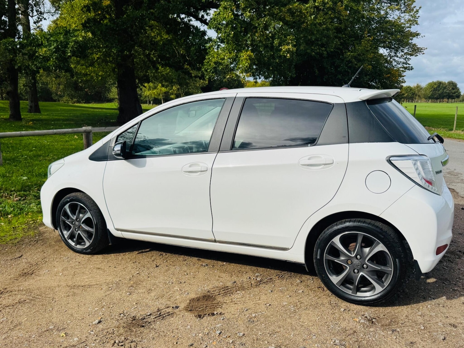 Used Toyota Yaris 2013 for sale - 76440542: Photo 15