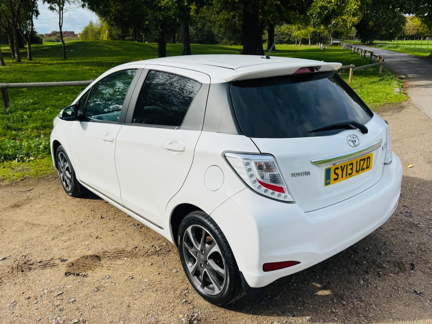 Used Toyota Yaris 2013 for sale - 76440542: Photo 17