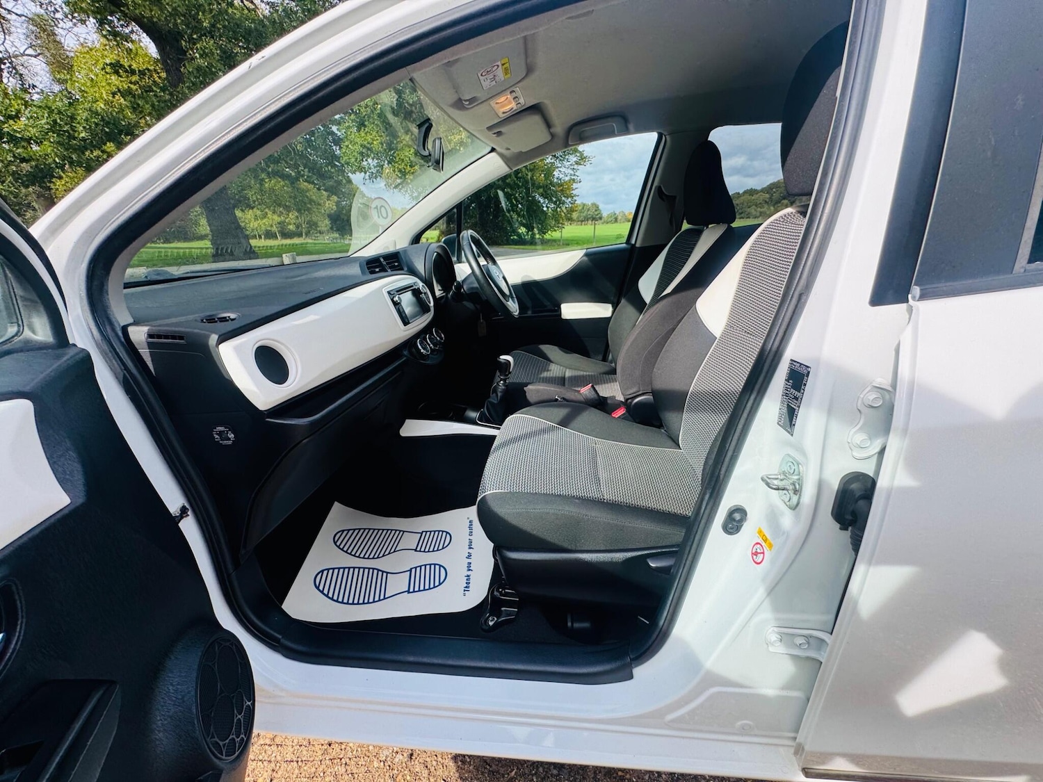 Used Toyota Yaris 2013 for sale - 76440542: Photo 27