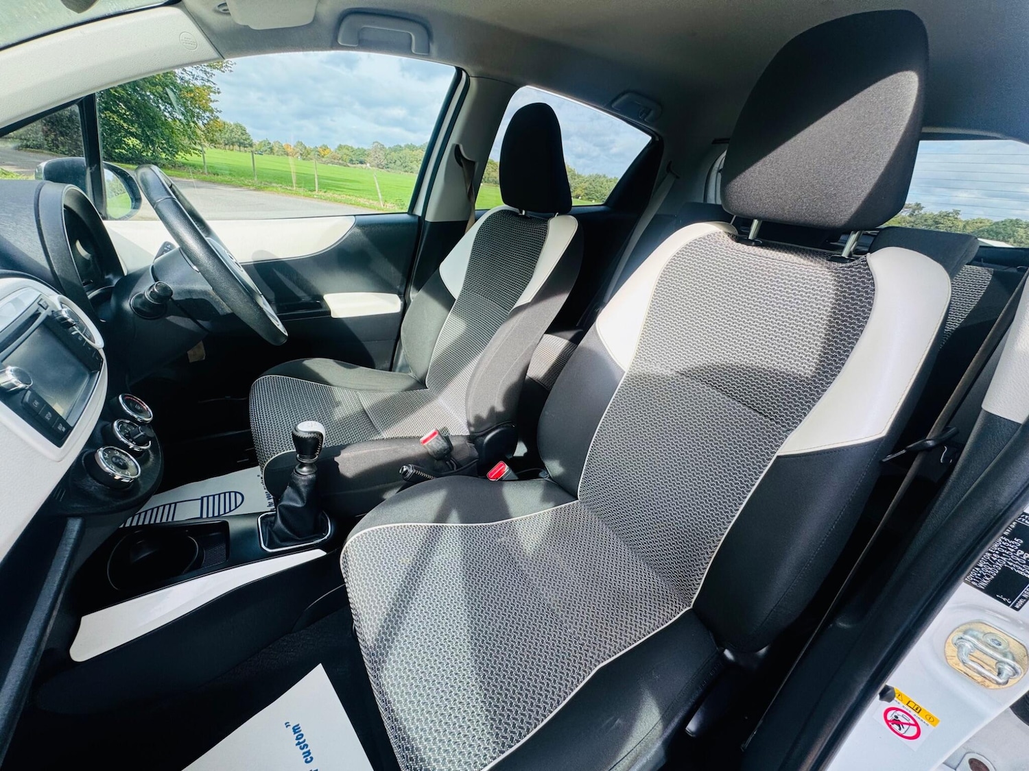 Used Toyota Yaris 2013 for sale - 76440542: Photo 29