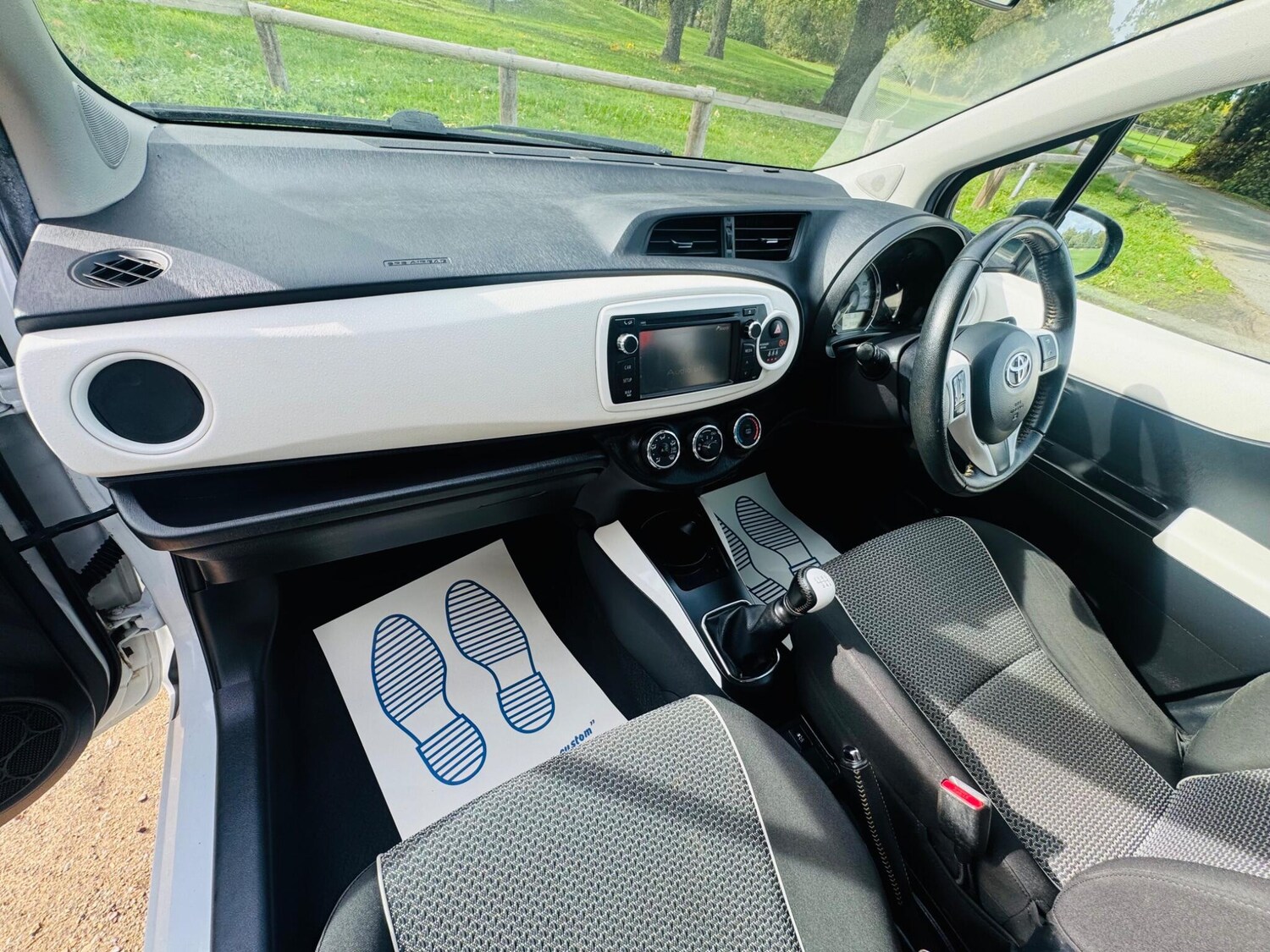 Used Toyota Yaris 2013 for sale - 76440542: Photo 30