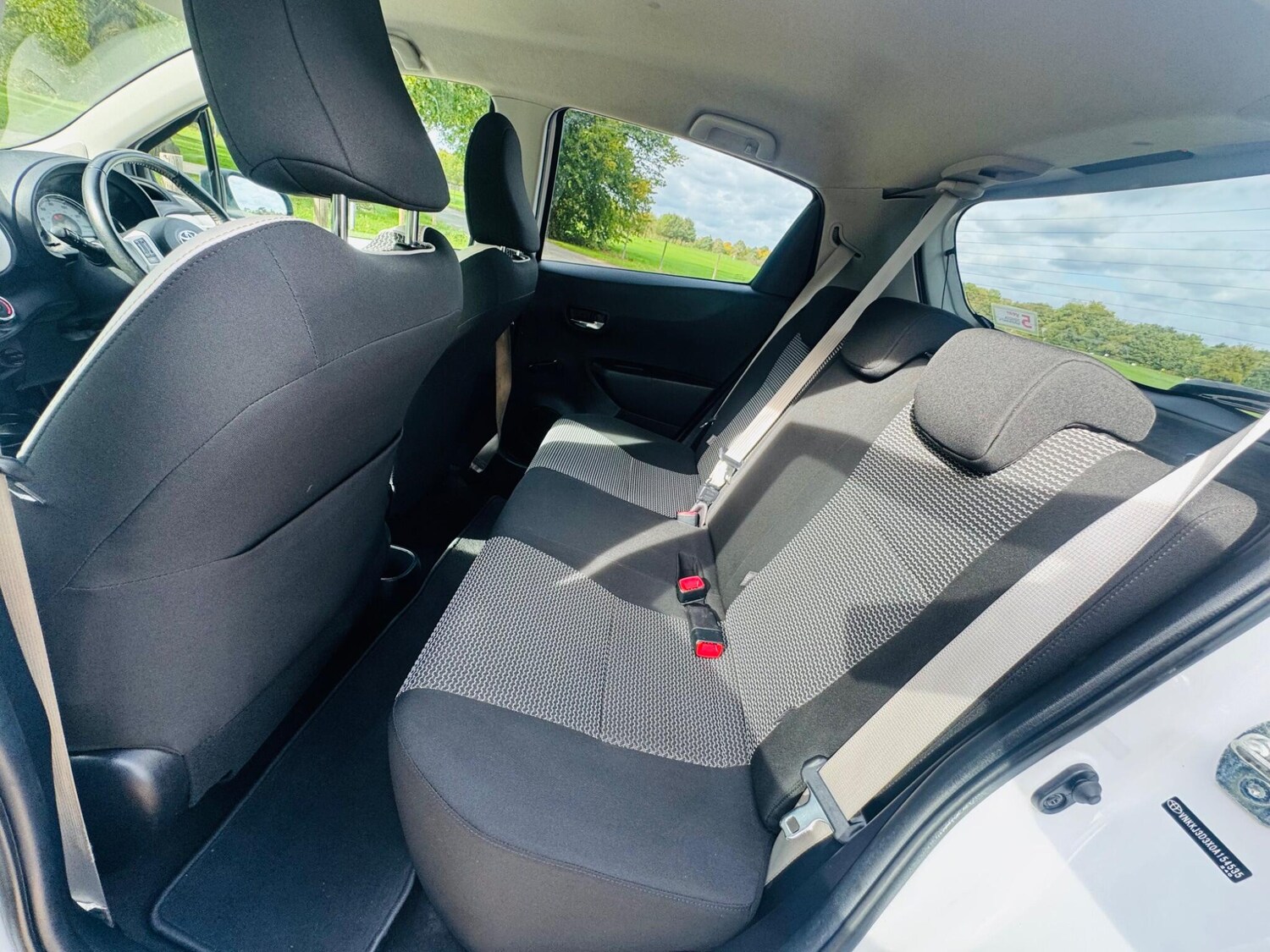 Used Toyota Yaris 2013 for sale - 76440542: Photo 32