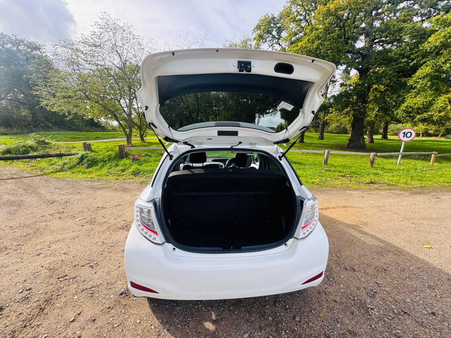 Used Toyota Yaris 2013 for sale - 76440542: Photo 34