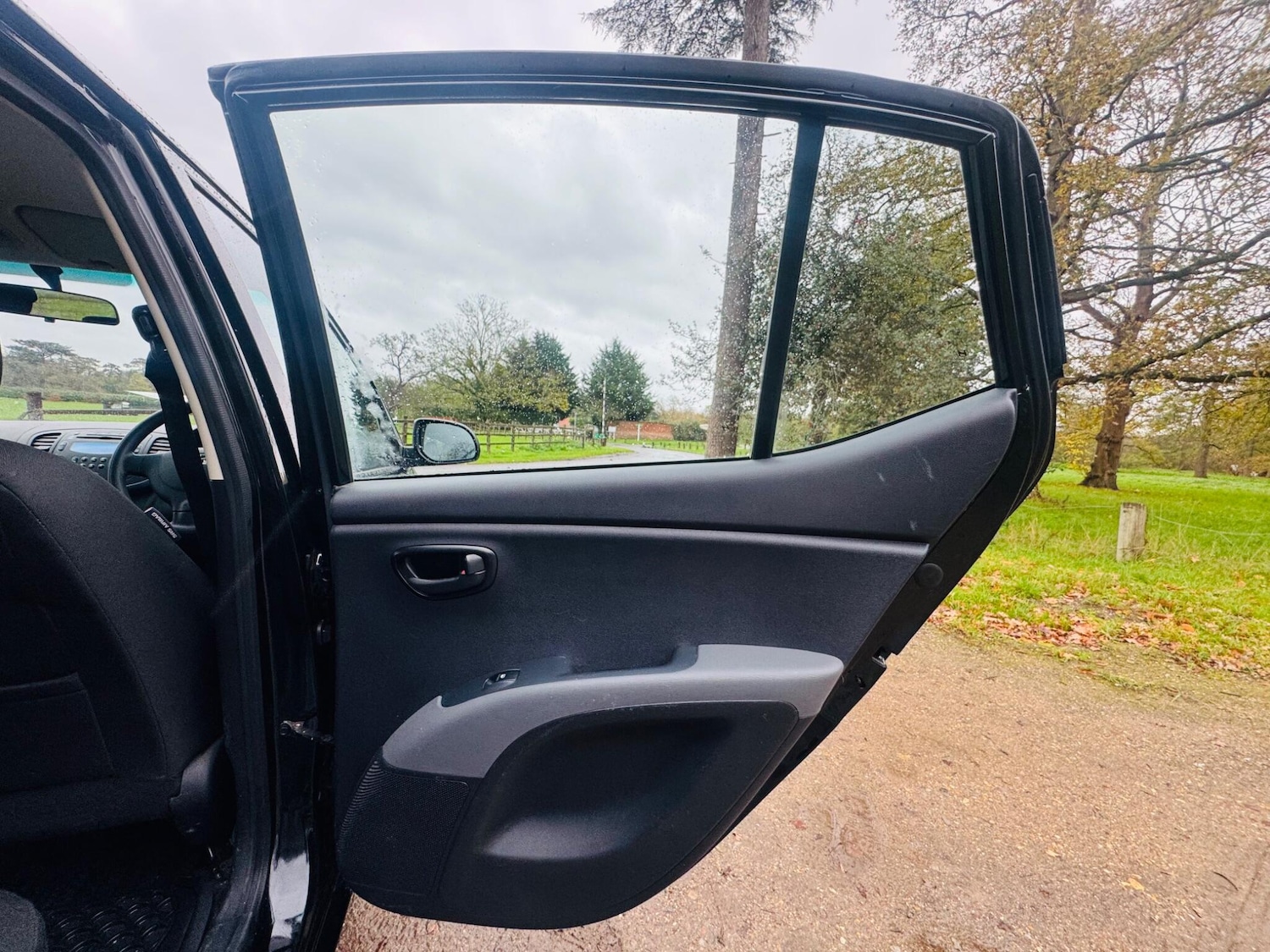 Used Hyundai i10 2011 for sale - 77166504: Photo 20