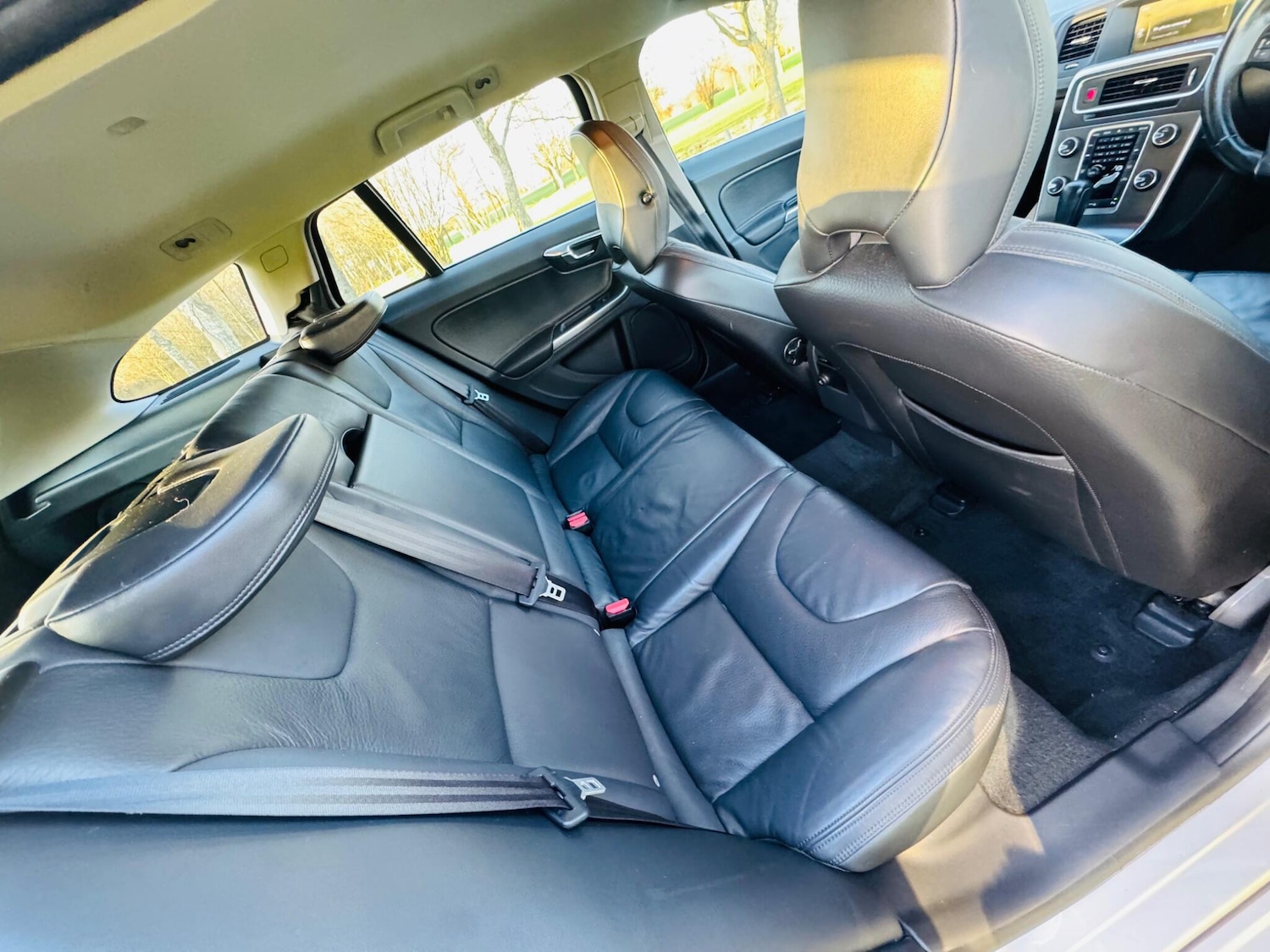 Used Volvo V60 2022 for sale - 77074059: Photo 29