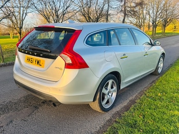 Used Volvo V60 2022 for sale - 77074059: Photo