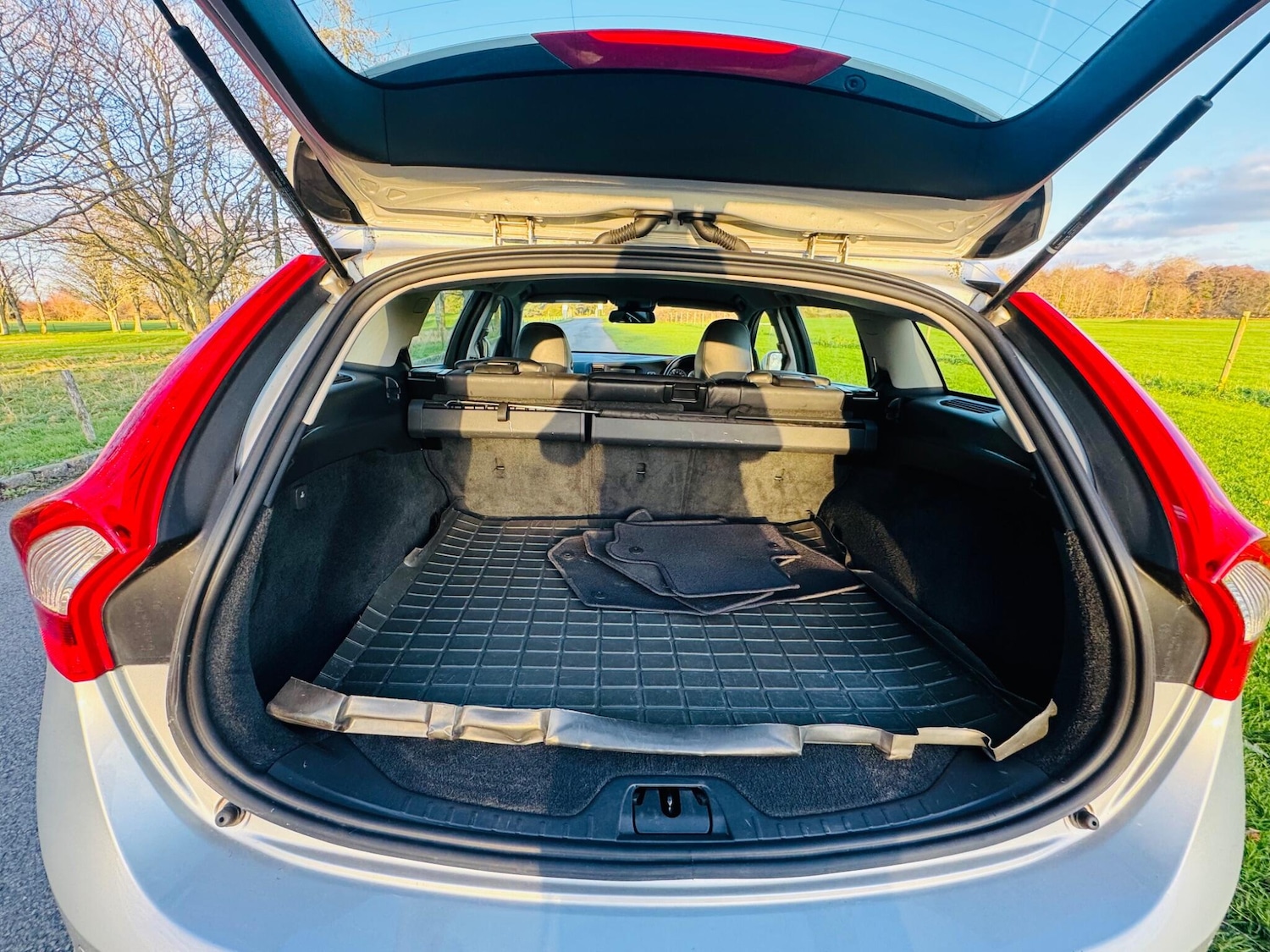 Used Volvo V60 2022 for sale - 77074059: Photo 35