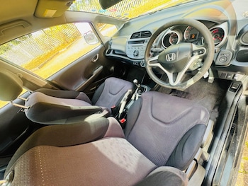 Used Honda Jazz 2010 for sale - 77057642: Photo