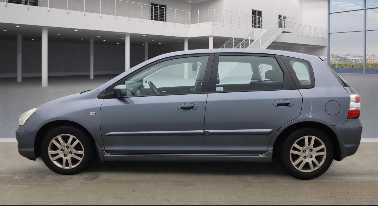 Used Honda Civic 2004 for sale - 76771649: Photo 12