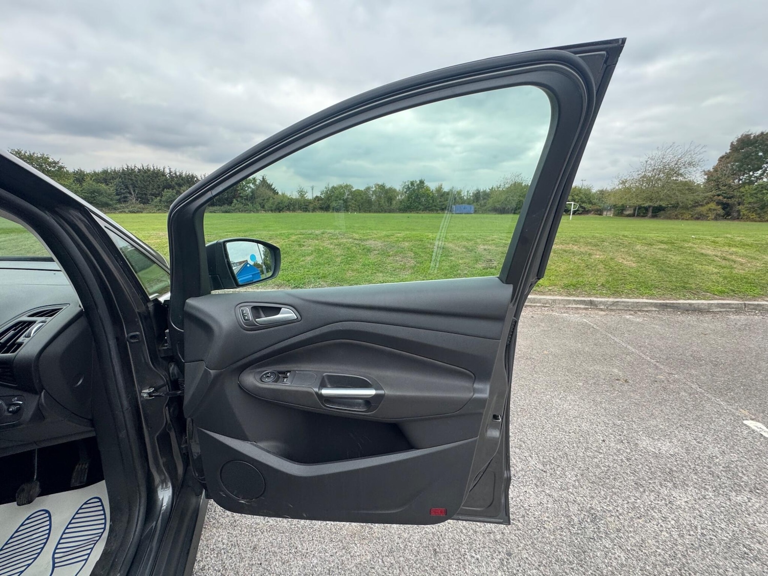 Used Ford C-Max 2015 for sale - 76306322: Photo 22