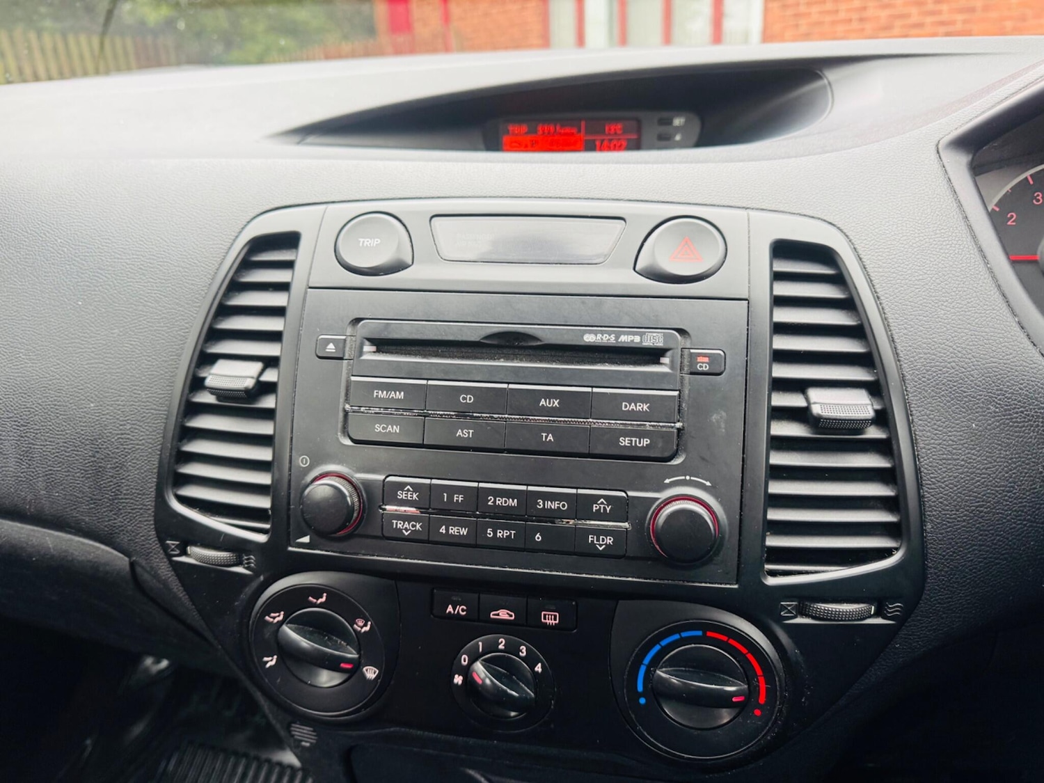 Used Hyundai i20 2009 for sale - 76855968: Photo 24