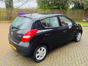 Used Hyundai i20 2009 for sale - 76855968: Photo