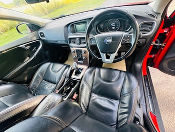 Used Volvo V40 2013 for sale - 79077126: Photo