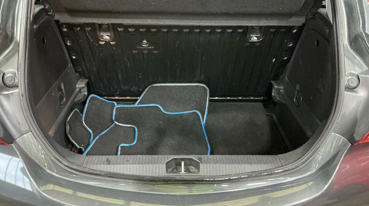 Used Vauxhall Corsa 2016 for sale - 76992307: Photo 8