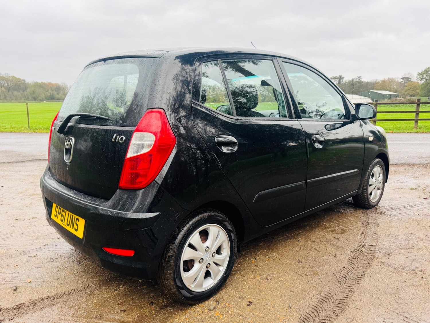 Used Hyundai i10 2011 for sale - 76667379: Photo 14