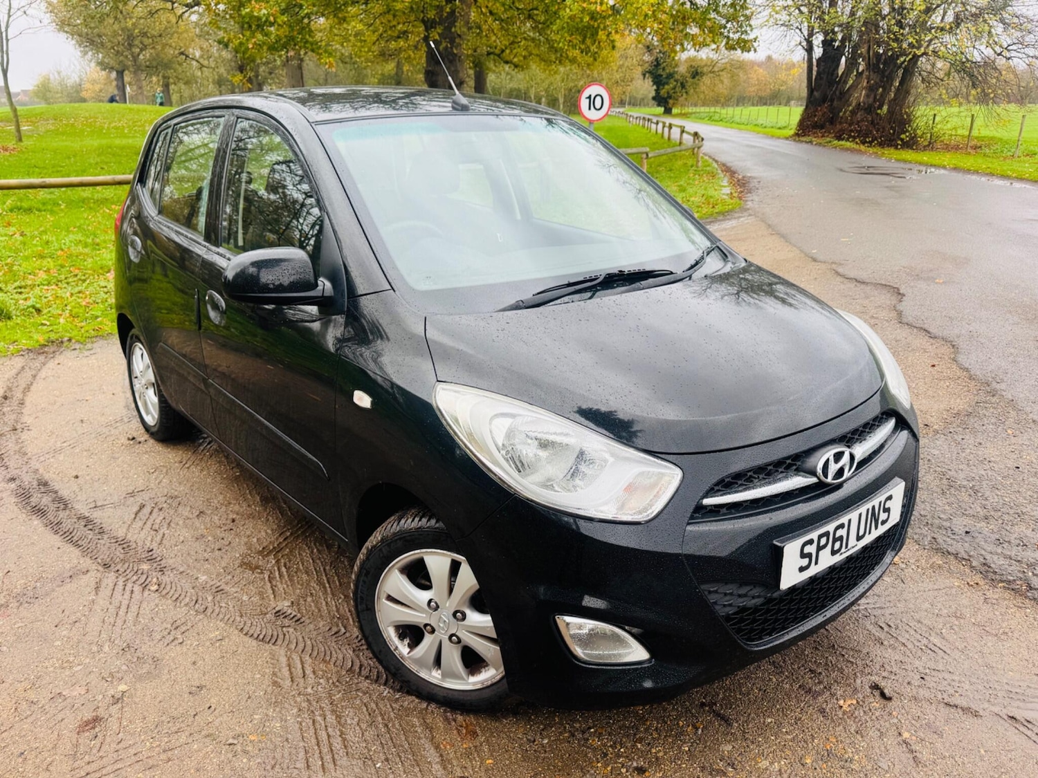 Used Hyundai i10 2011 for sale - 76667379: Photo 4
