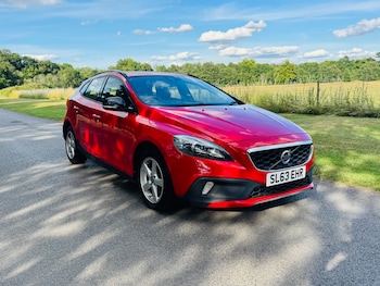 Used Volvo V40 2013 for sale - 79223986: Photo