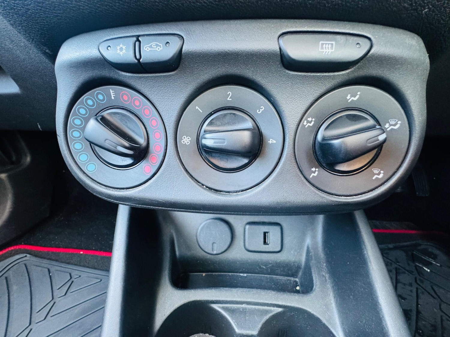 Used Vauxhall Corsa 2017 for sale - 77119989: Photo 41