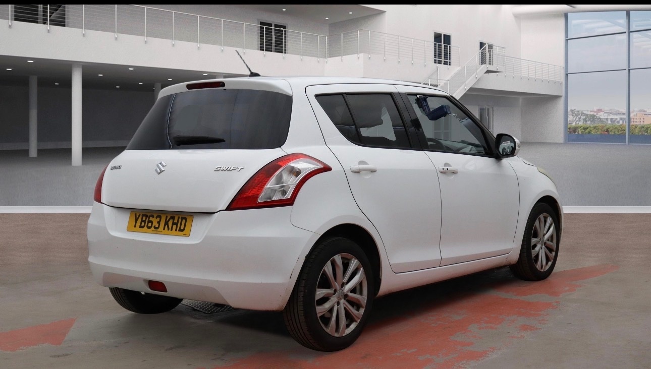 Used Suzuki Swift 2013 for sale - 78147690: Photo 2