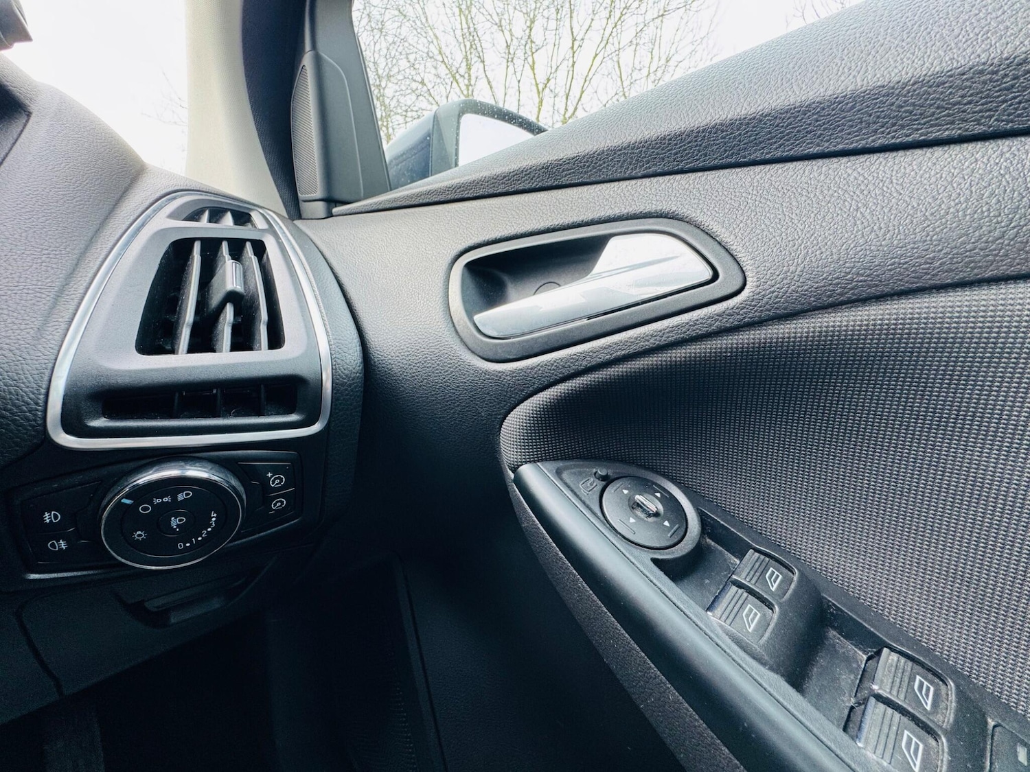 Used Ford Focus 2011 for sale - 77586520: Photo 37