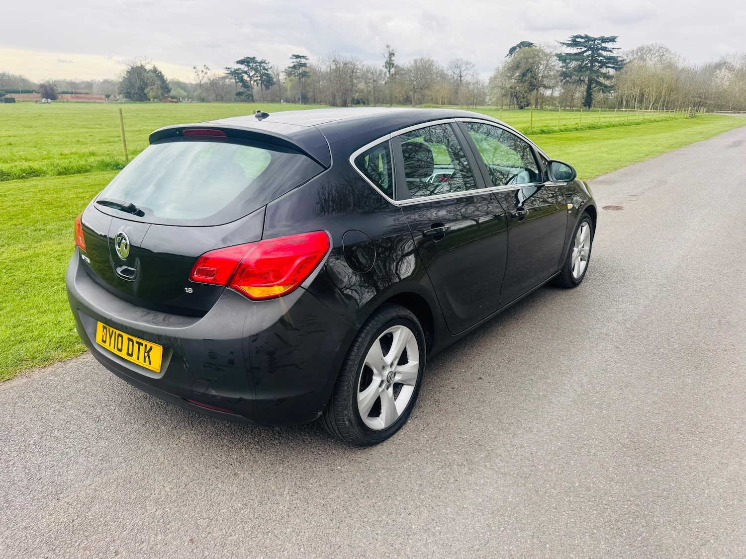 Used Vauxhall Astra 2010 for sale - 78098531: Photo 2