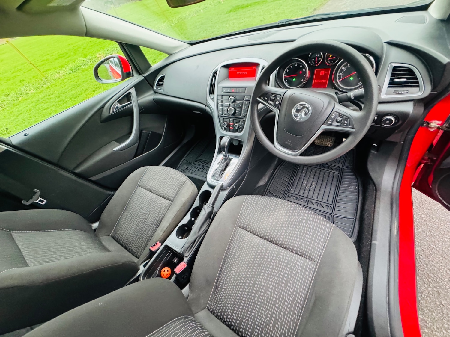 Used Vauxhall Astra 2012 for sale - 77564576: Photo 3