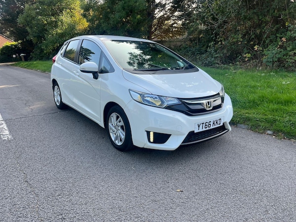 Used Honda Jazz 2016 for sale - 76327121: Photo 1