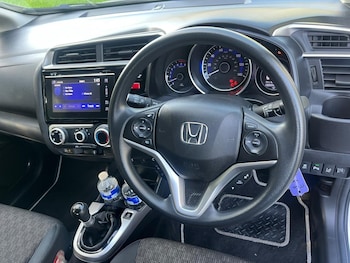 Used Honda Jazz 2016 for sale - 76327121: Photo 3
