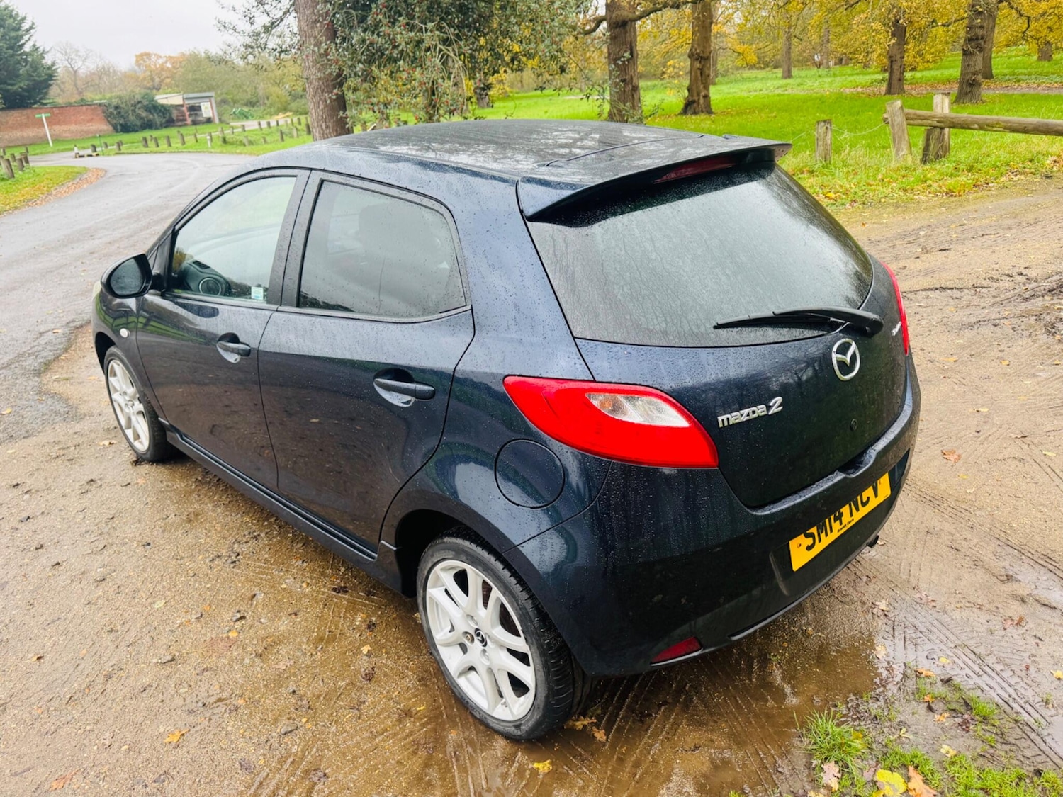 Used Mazda Mazda2 2014 for sale - 76953309: Photo 2