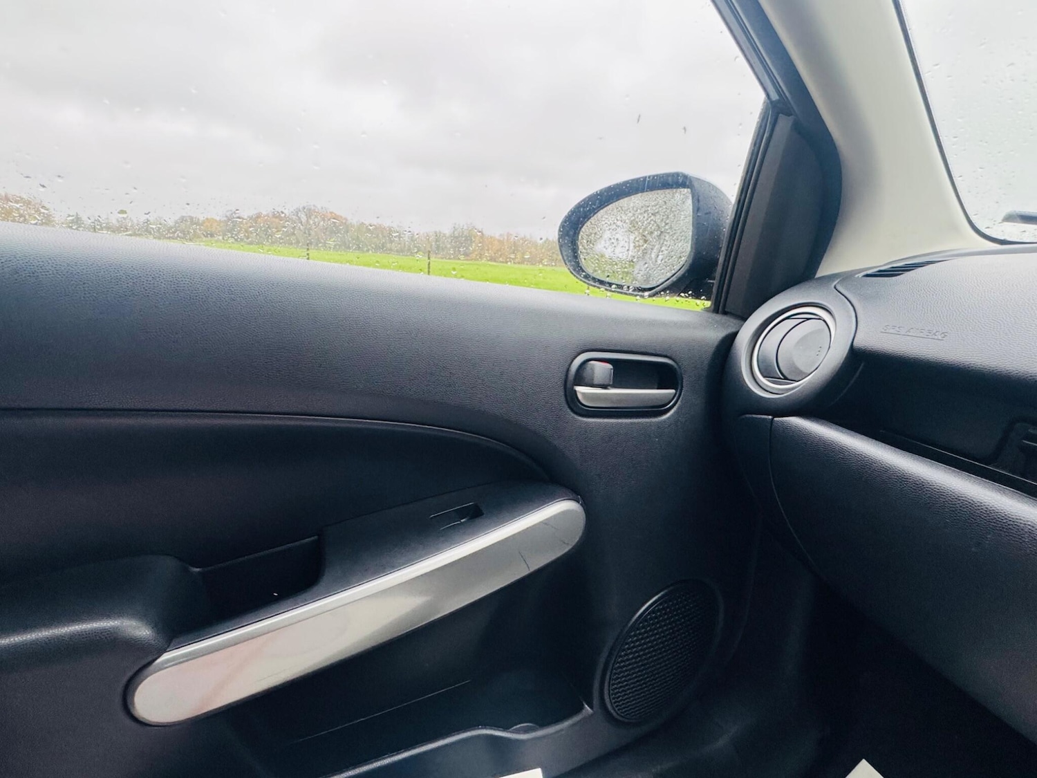 Used Mazda Mazda2 2014 for sale - 76953309: Photo 39