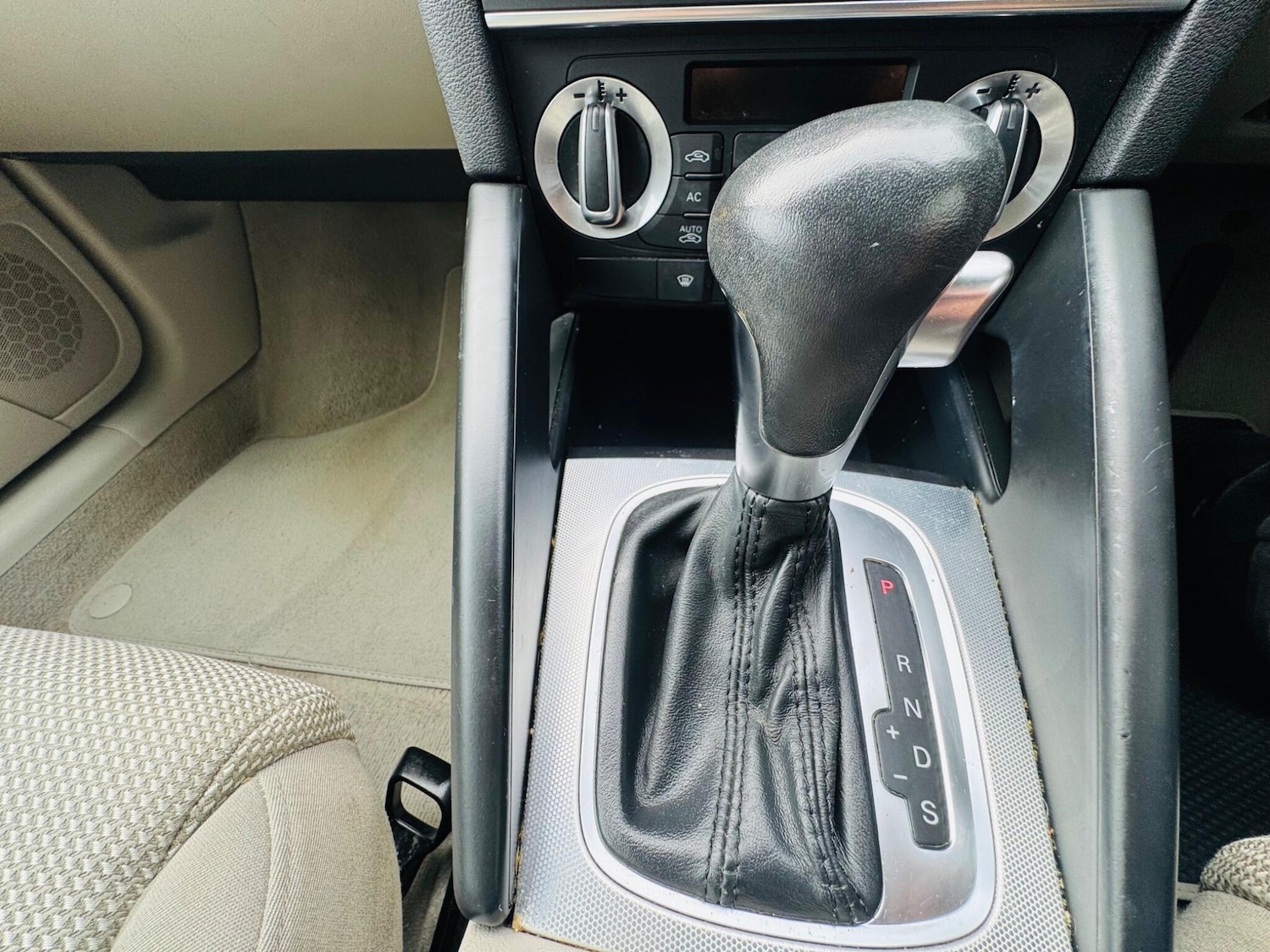 Used Audi A3 2010 for sale - 77320572: Photo 44