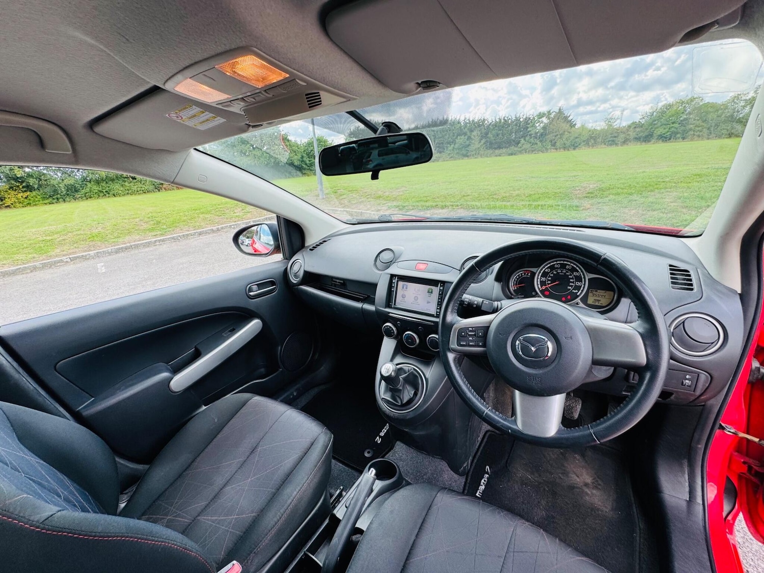 Used Mazda Mazda2 2013 for sale - 76121725: Photo 3