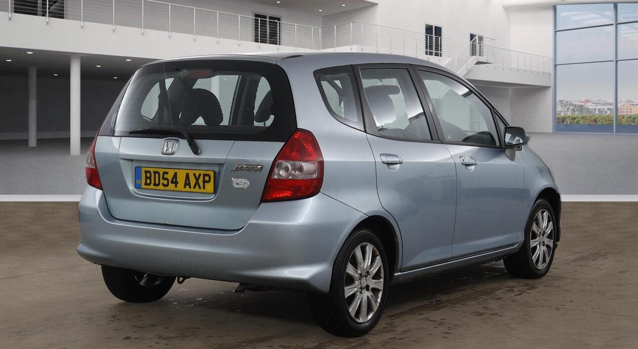 Used Honda Jazz 2004 for sale - 77637786: Photo 2