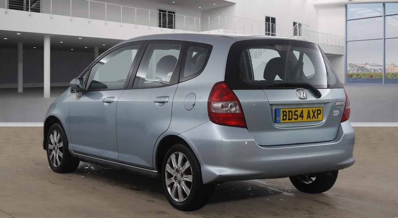 Used Honda Jazz 2004 for sale - 77637786: Photo 5