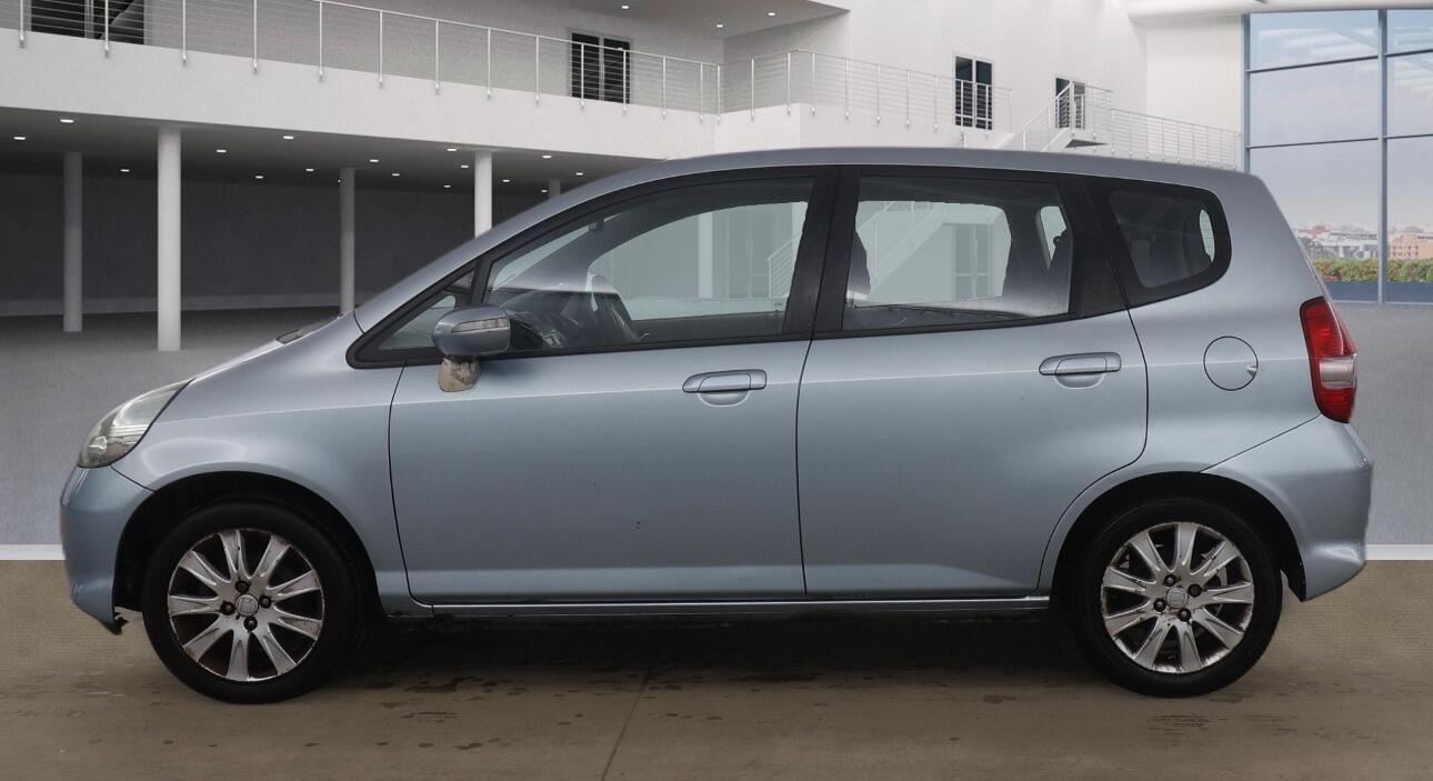 Used Honda Jazz 2004 for sale - 77637786: Photo 9