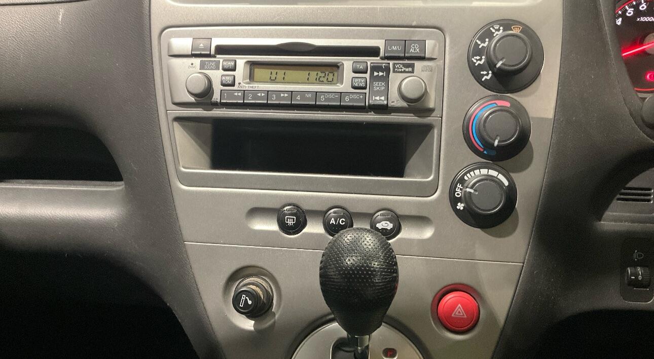 Used Honda Civic 2004 for sale - 77066427: Photo 3