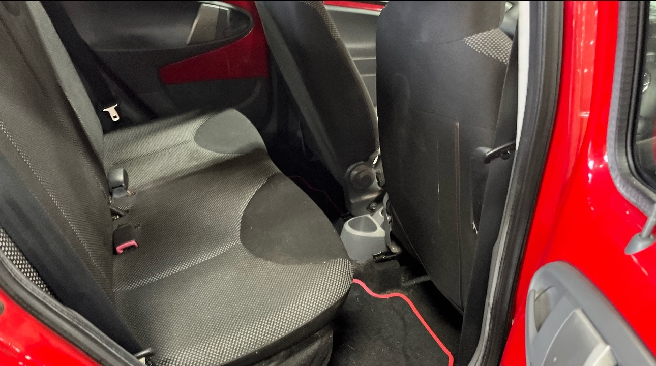 Used Toyota AYGO 2010 for sale - 77721561: Photo 9