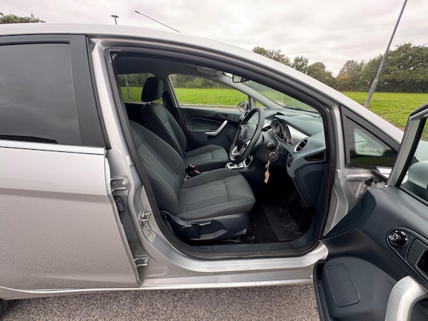 Used Ford Fiesta 2010 for sale - 76214173: Photo 19