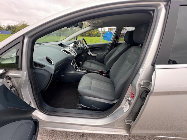 Used Ford Fiesta 2010 for sale - 76214173: Photo 21