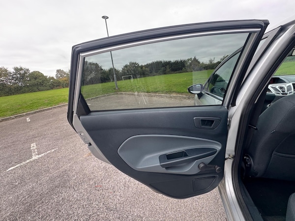 Used Ford Fiesta 2010 for sale - 76214173: Photo 23