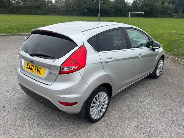 Used Ford Fiesta 2010 for sale - 76214173: Photo 2