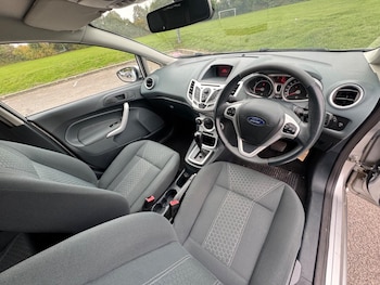 Used Ford Fiesta 2010 for sale - 76214173: Photo 3
