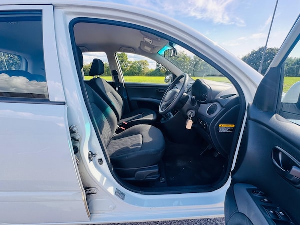 Used Hyundai i10 2012 for sale - 76307081: Photo 24