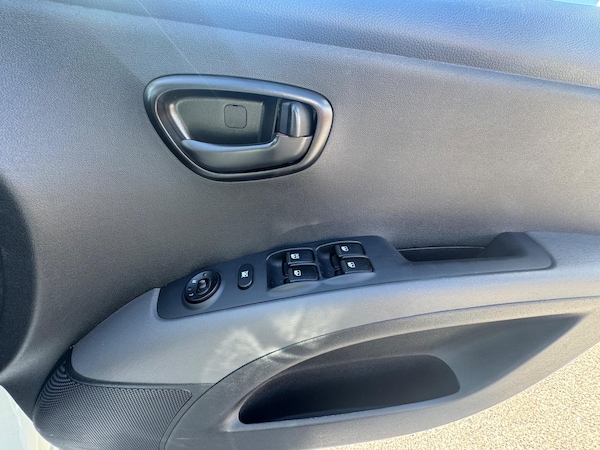 Used Hyundai i10 2012 for sale - 76307081: Photo 32