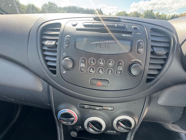 Used Hyundai i10 2012 for sale - 76307081: Photo 34