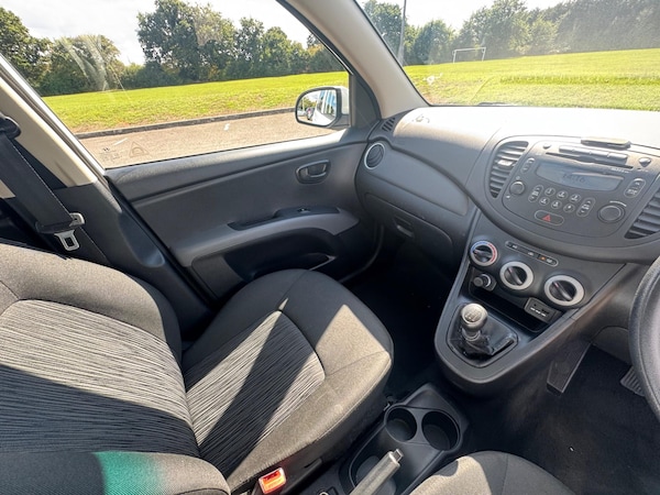 Used Hyundai i10 2012 for sale - 76307081: Photo 37