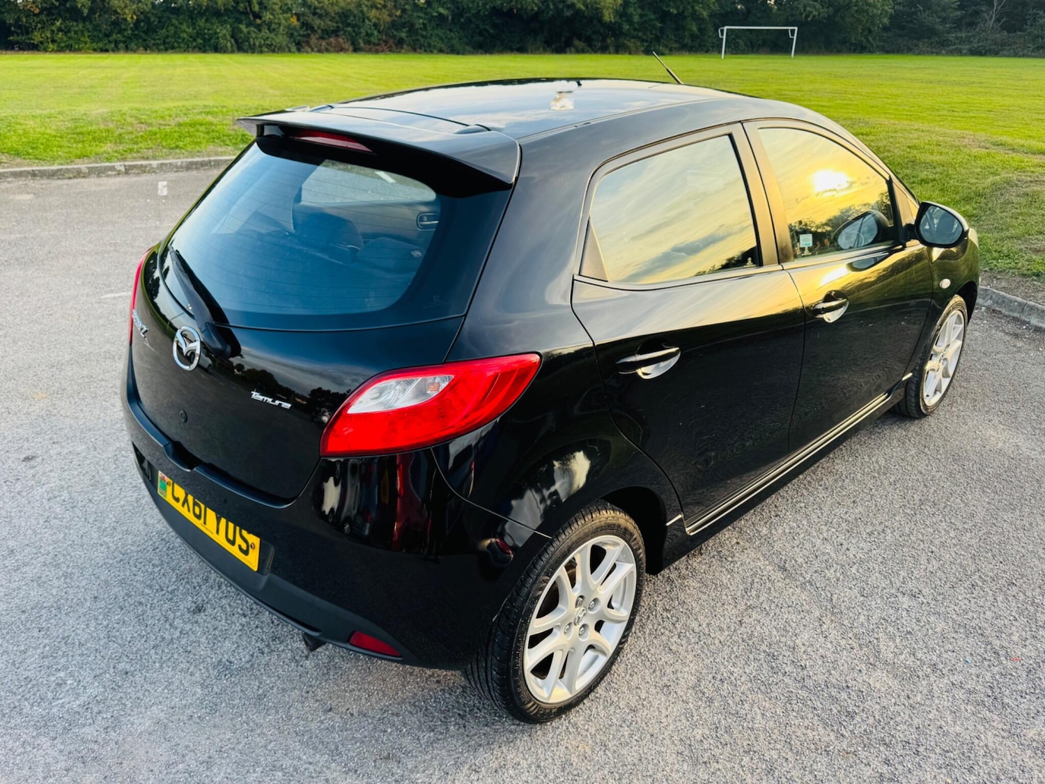 Used Mazda Mazda2 2011 for sale - 76136065: Photo 2