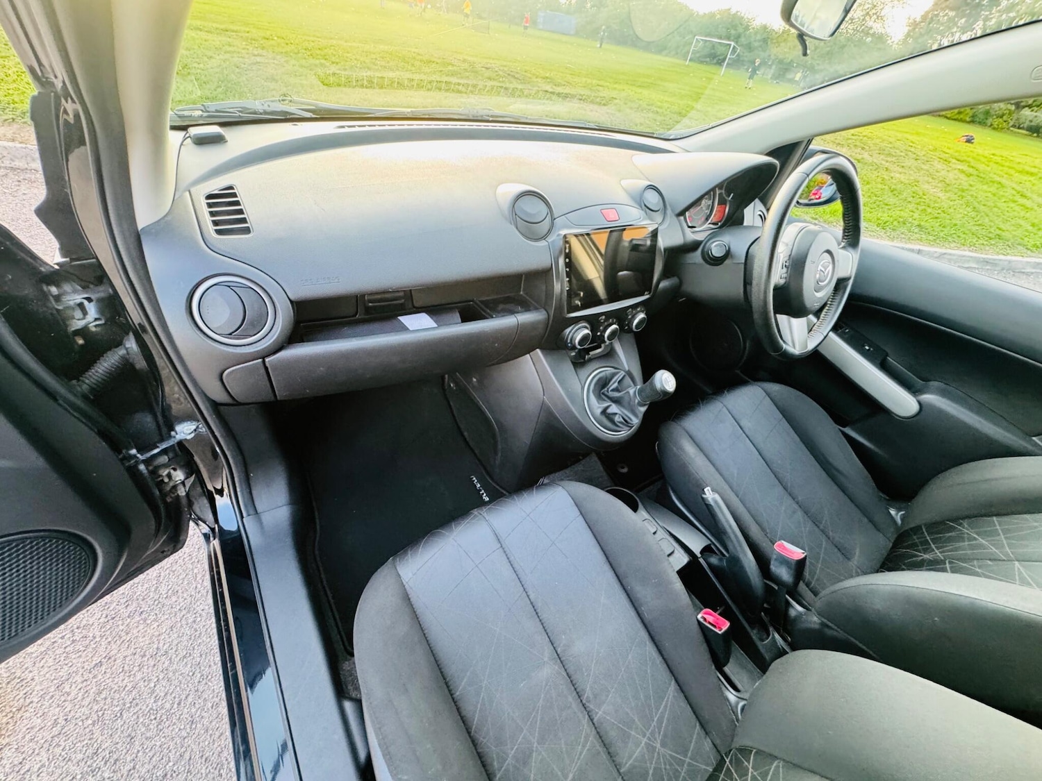 Used Mazda Mazda2 2011 for sale - 76136065: Photo 26