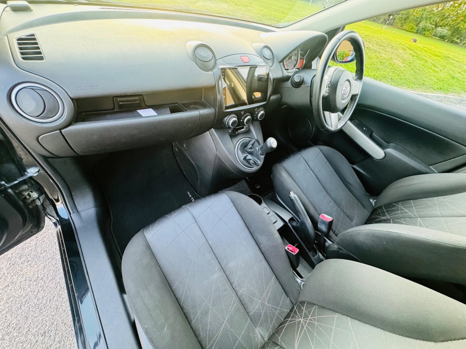 Used Mazda Mazda2 2011 for sale - 76136065: Photo 31
